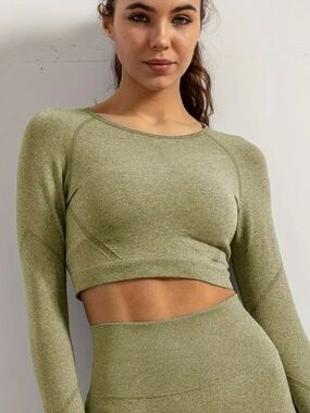 Seamless Long-Sleeve Workout Crop Top - Olive Green EUC